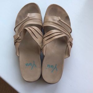 Yuu sandals size 8.5